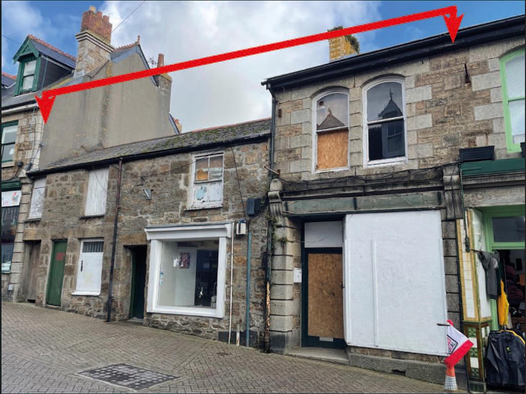 Lot: 27 - COMMERCIAL PROPERTY WITH POTENTIAL - External view of building